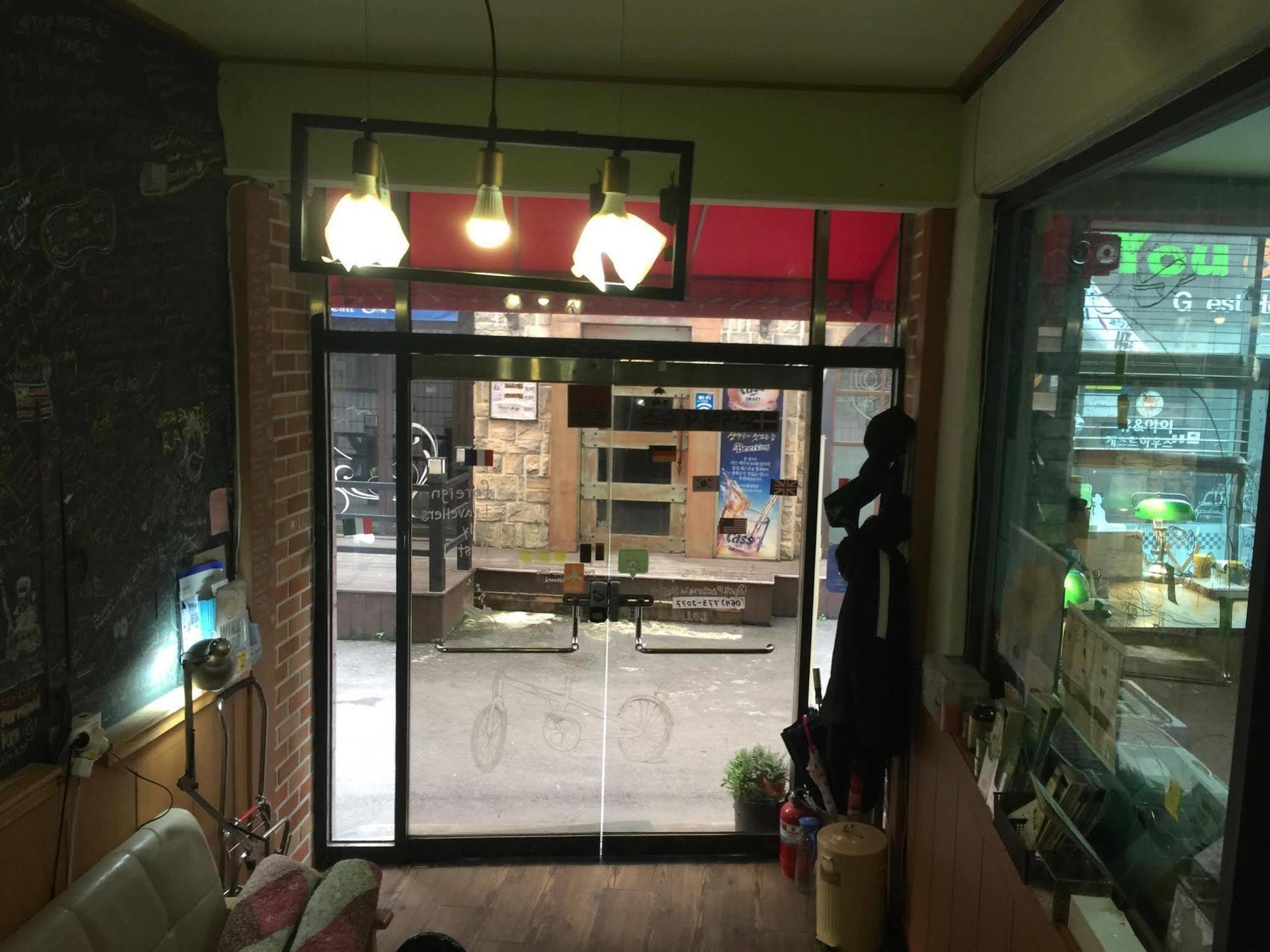 Backpackers In Jeju City Center Eksteriør billede