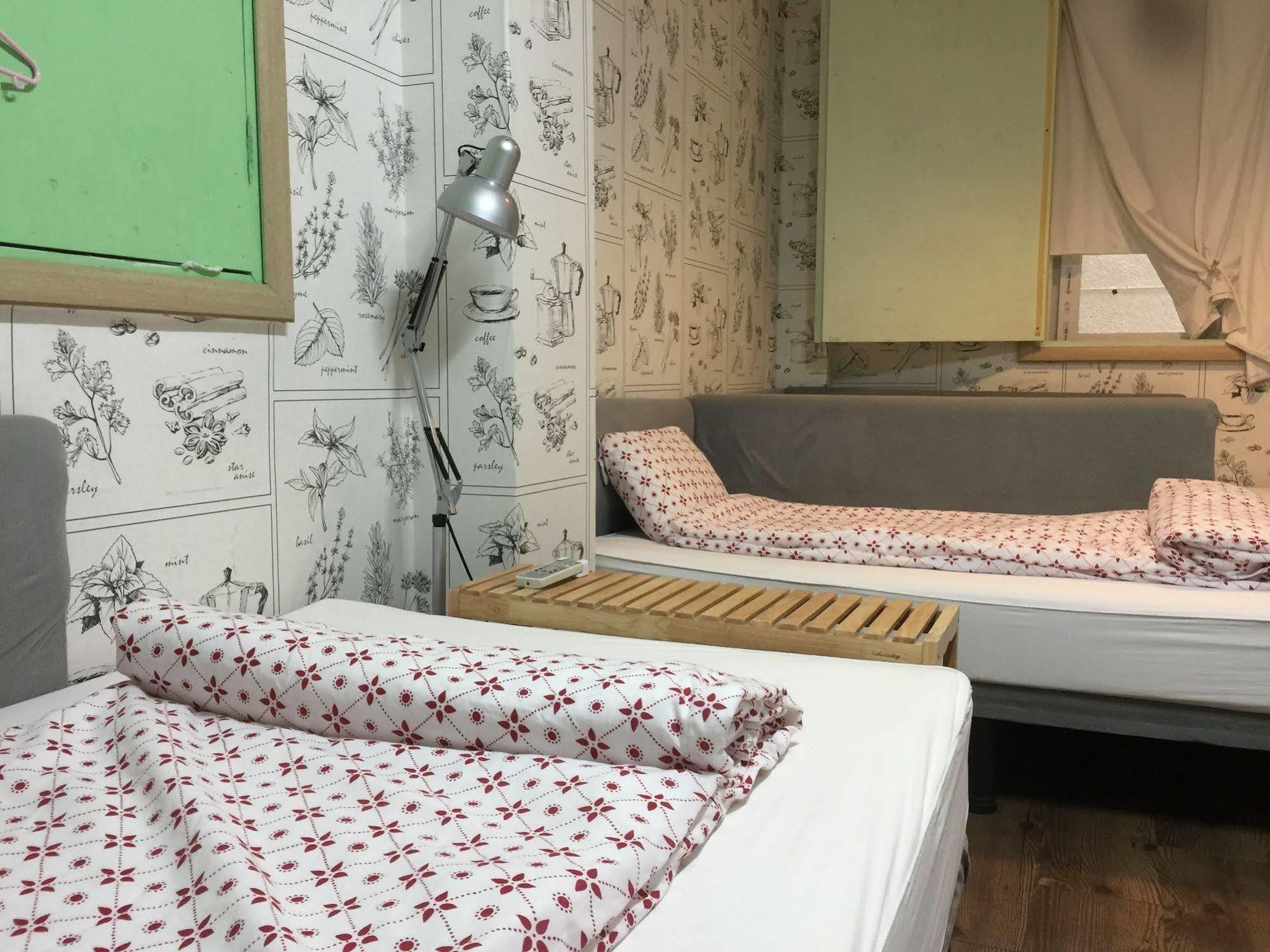 Backpackers In Jeju City Center Eksteriør billede